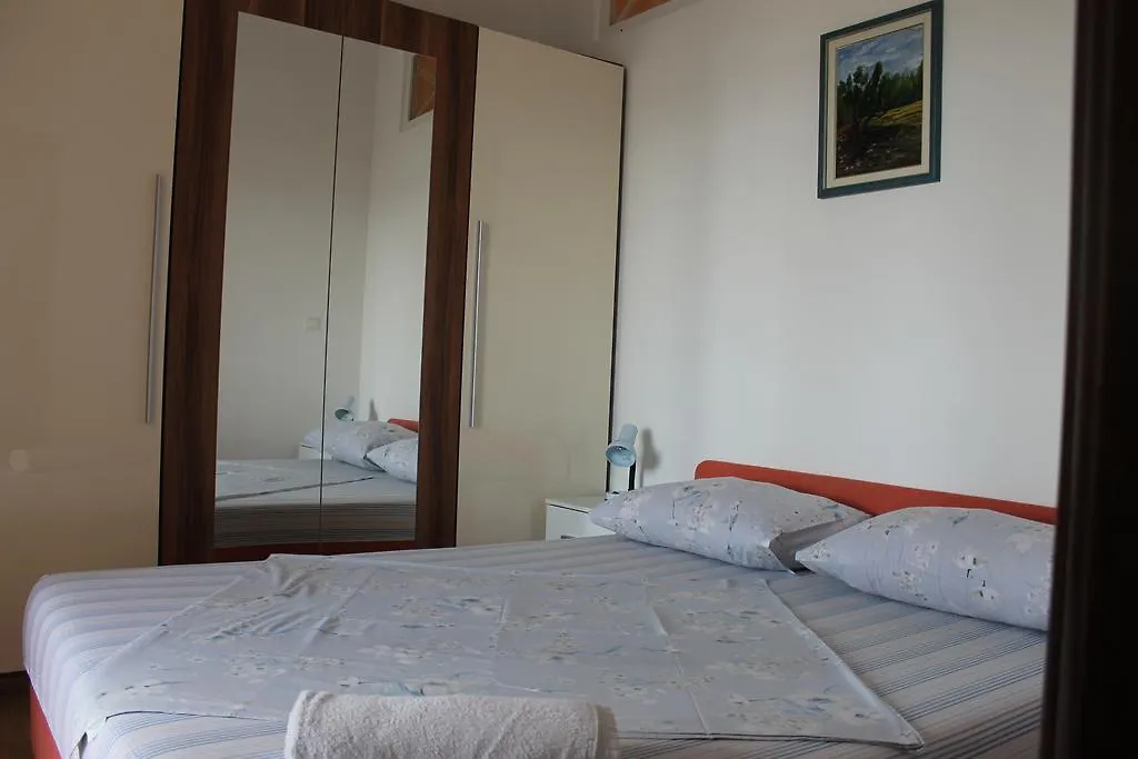 Apartment Nera بولا