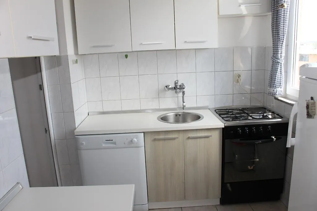 Apartment Nera Pula 0*,